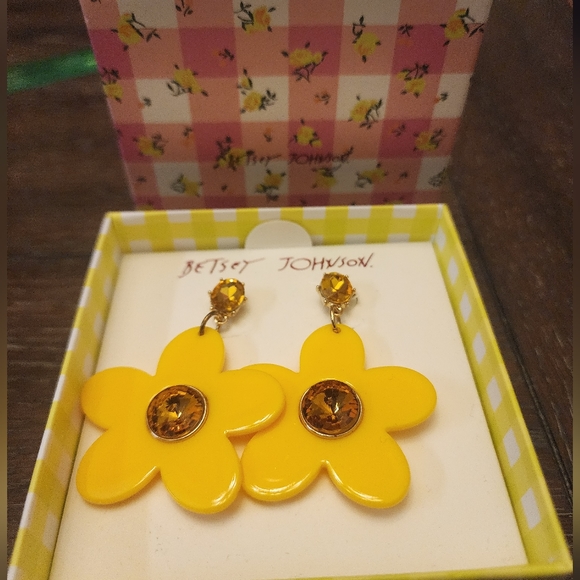 Betsey Johnson Yellow flower earrings - Picture 2 of 4